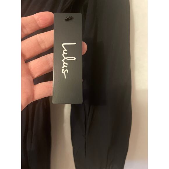 Lulu’s Rayon Jumpsuit NWT Black V Neck Elastic Ankle Womens Small Cut Out Sleeve - Picture 5 of 12